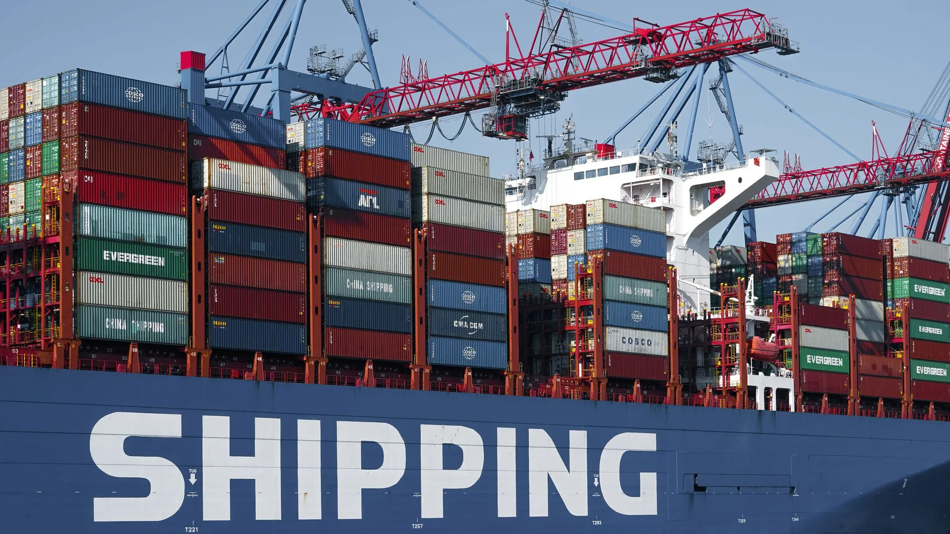 Container port, representative of worldwide sourcing